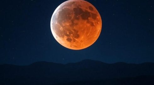 Ночное шоу 7 сентября: россияне увидят полное лунное затмение