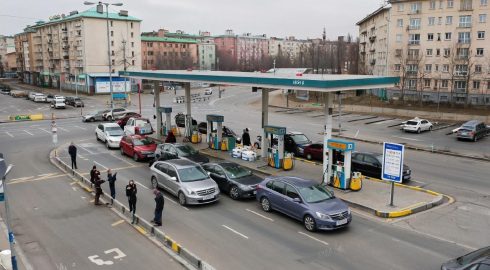 Ограничение на продажу бензина в Тюмени: до 30 литров на авто